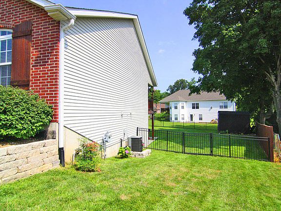 2nd image of 1824 Greenbrier Dr