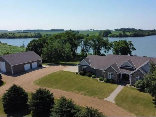 31341 297th St, Worthington, MN 56187