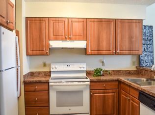 580 Foxtail Dr #117, Pewaukee, WI 53072