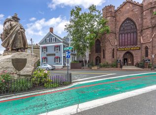 19 Washington Sq, Salem, MA 01970