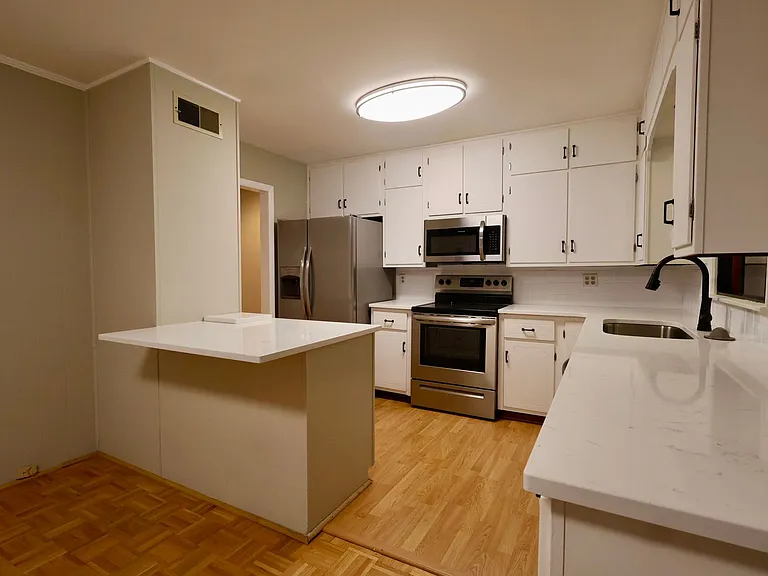 536 Edgecrest Cir — Photo 6