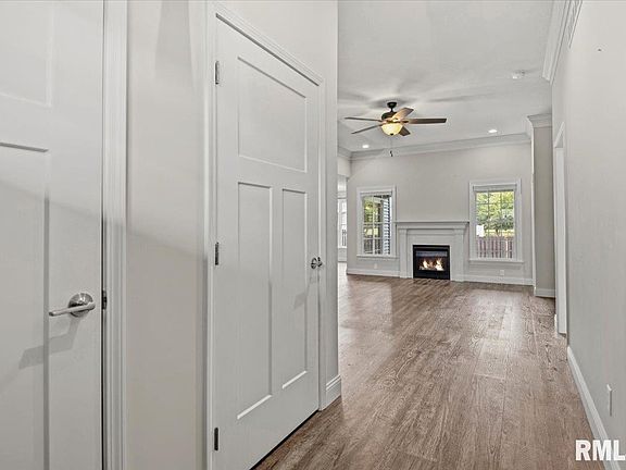 4th image of 3418 Telford Dr