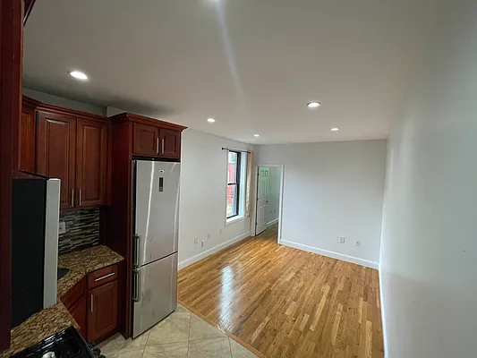 Rented by EXR | media 24