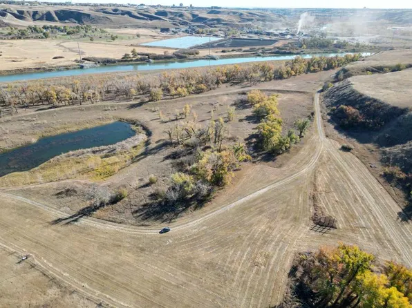 221036 Broadview St #1A, Pincher Creek, AB T0K 1W0
