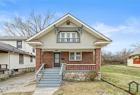 3 bed, 1324 sqft, $1,449 — Photo 1
