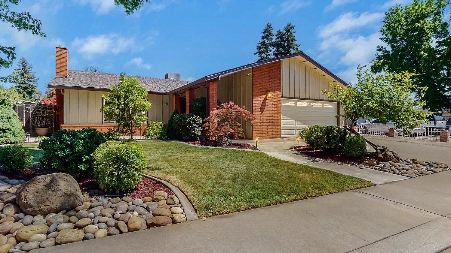 3117 Hummingbird Ct photo 1