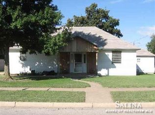 1016 N Prospect St, Ellsworth, KS 67439