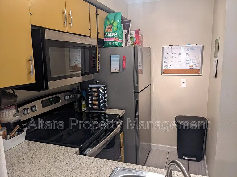 2880 S Locust St #N100 — Photo 3