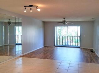 101 Lake Ave NE APT 204, Largo, FL 33771