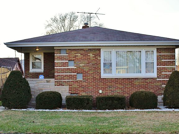 2nd image of 600 Greenbay Ave