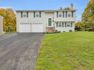 3 Blue Grass Dr, Middletown, CT 06457