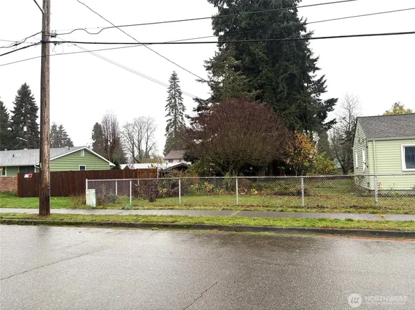 7638 S J Street, Tacoma, WA 98408