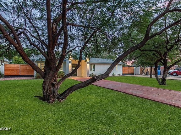 2nd image of 2209 E Windsor Ave