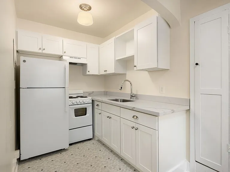 The Windermere Apartments — Photo 20