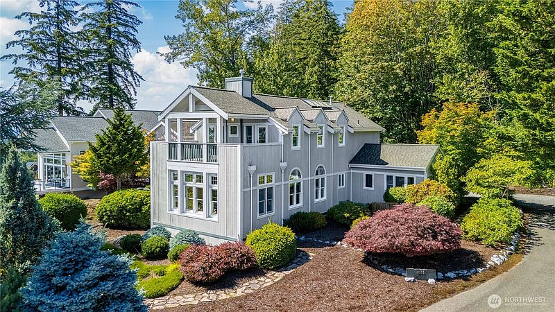 3rd image of 4355 Gooding Avenue