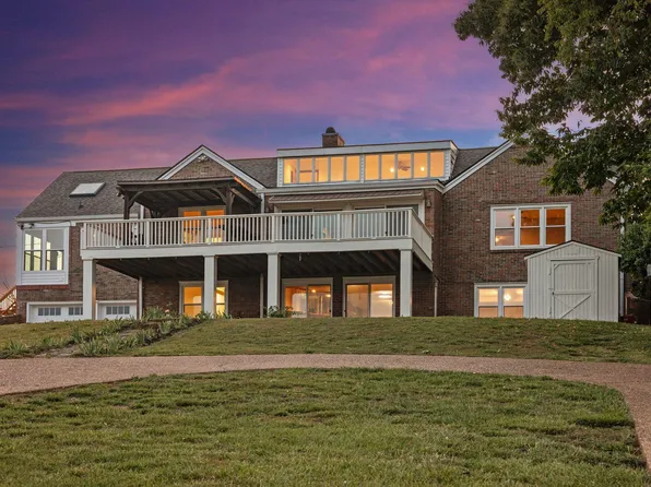 500 N Crest Rd, Chattanooga, TN 37404