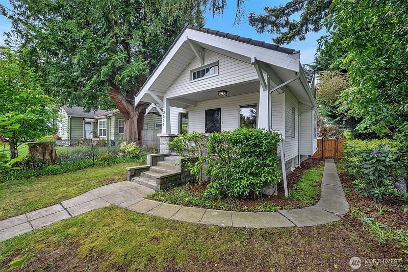 4th image of 3551 SW 99th Street