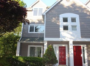 453 E Putnam Ave APT 4I, Cos Cob, CT 06807