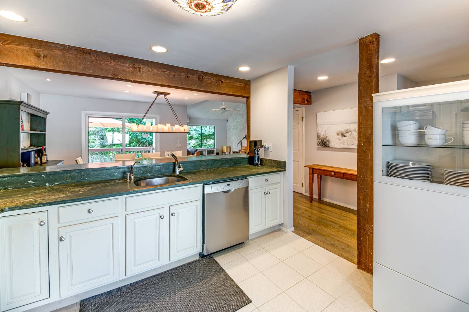 Open Kitchen
