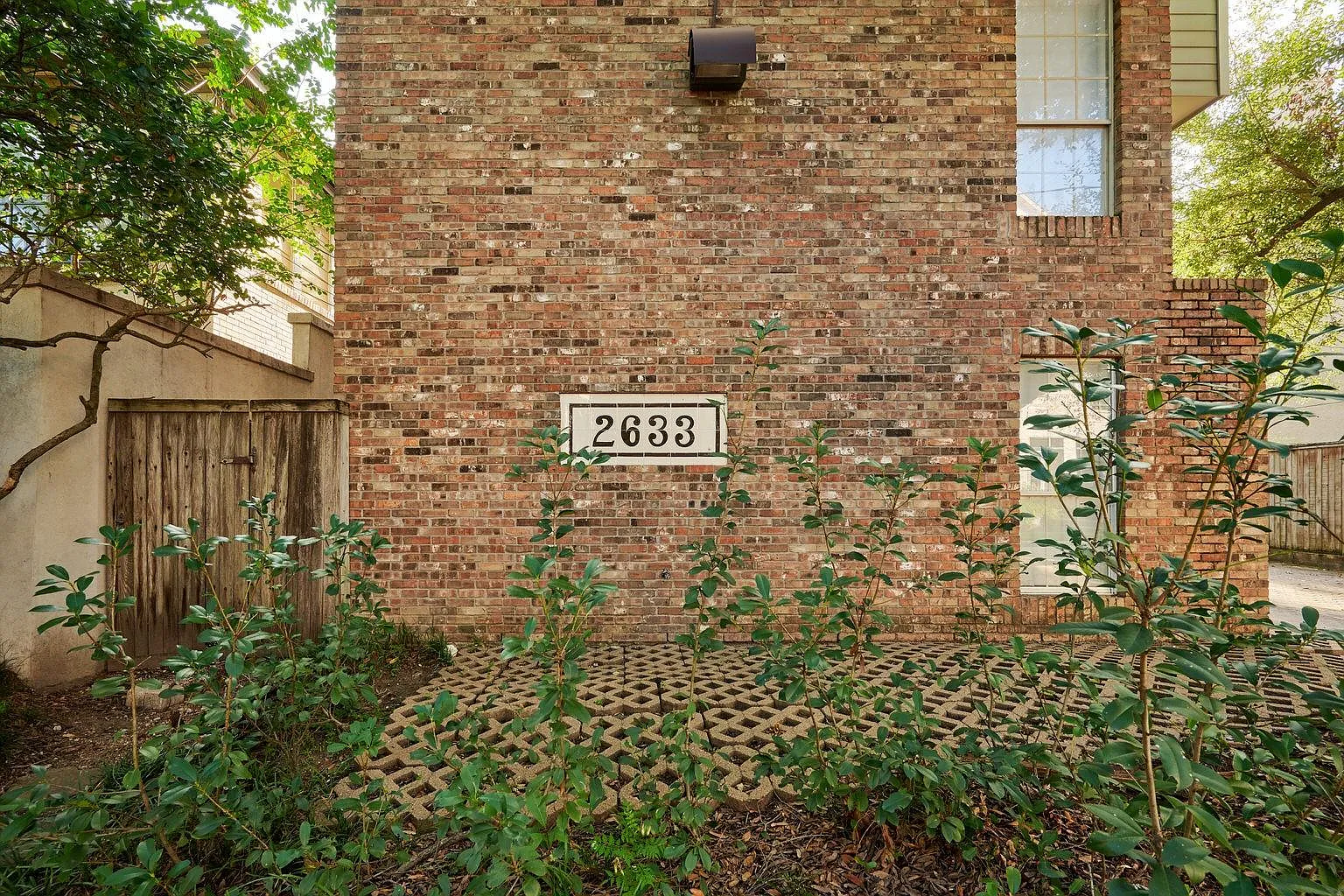 1 bed, 1.0 bath, 918 sqft, $1,850 — Photo 3