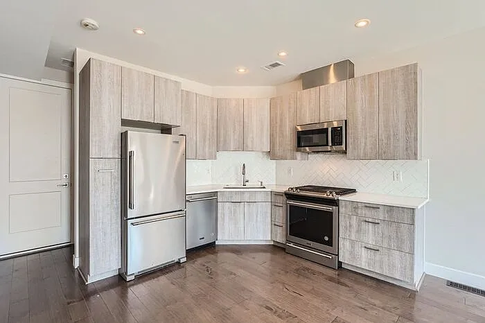 3807 N Franklin St — Photo 7