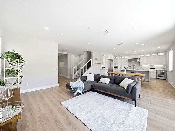 3rd image of 27558 S Edgemont