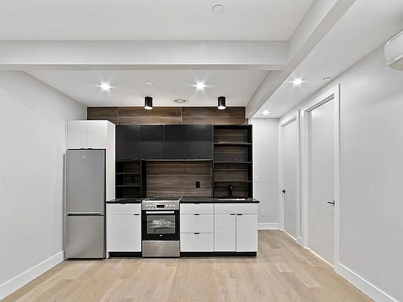 4th image of 727 De Kalb Ave #4A
