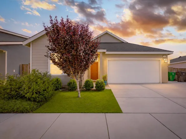 9631 Maple Terrace Ln, Shafter, CA 93263