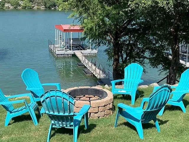 1213 Lake Shore Dr