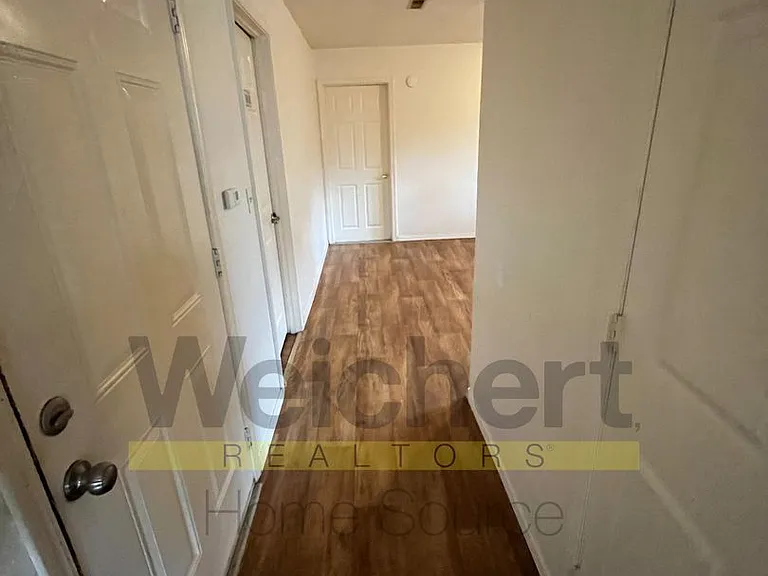 1402-1404 Jones St #301/303 — Photo 5