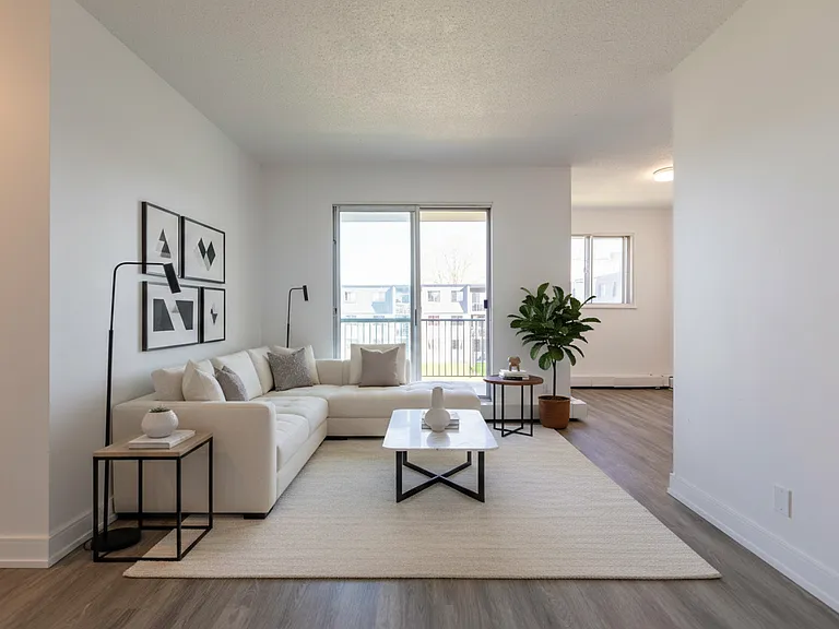 301 Traynor Ave — Photo 3