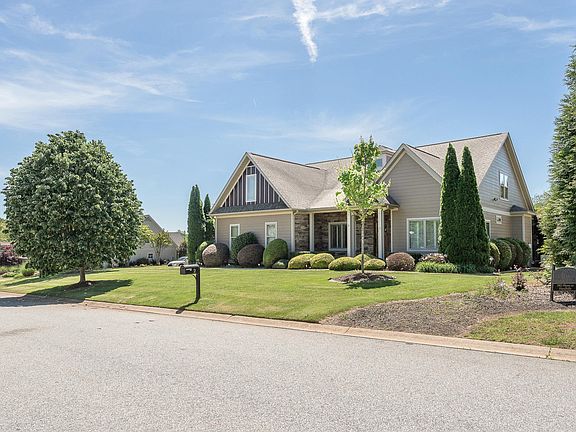 2nd image of 2 Laurel Grove Dr
