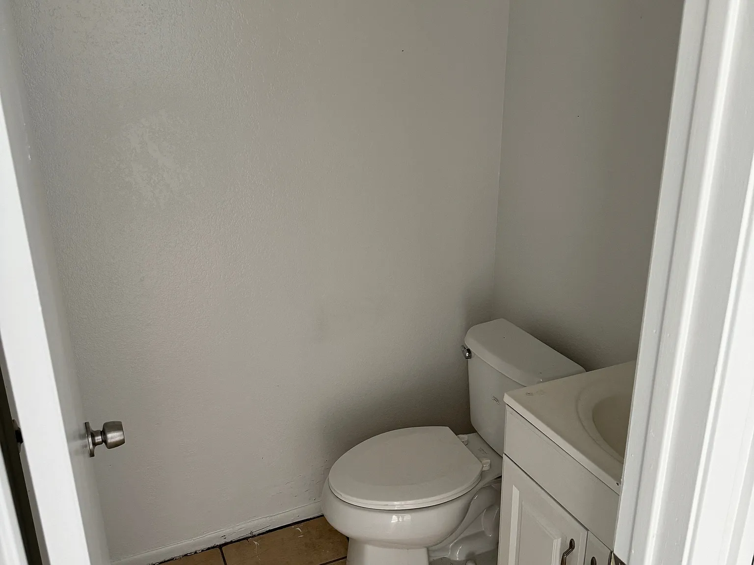 2 bed, 1.5 bath, 900 sqft, $1,325 — Photo 3