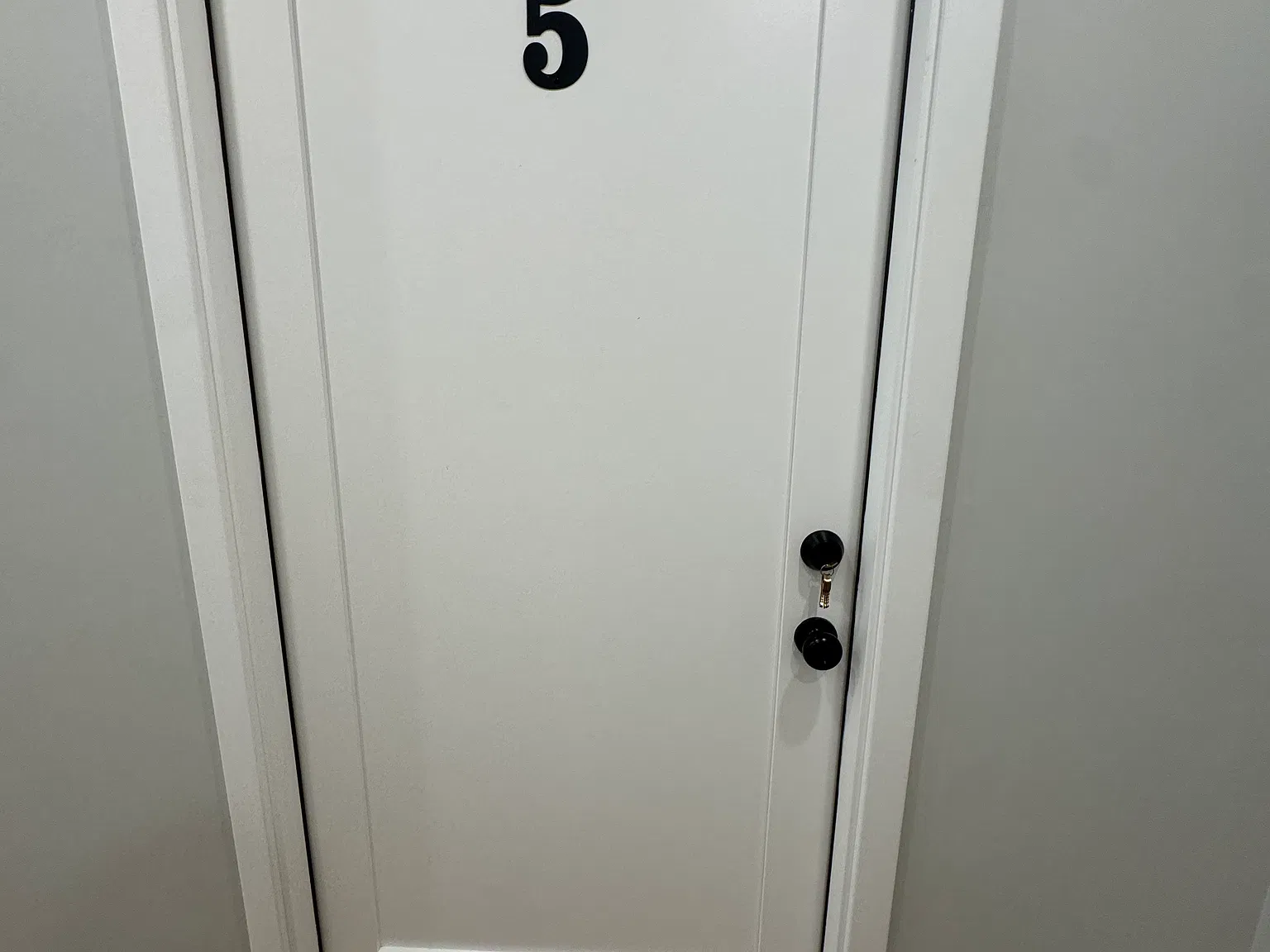 3 bed, 1000 sqft, $2,250 — Photo 1