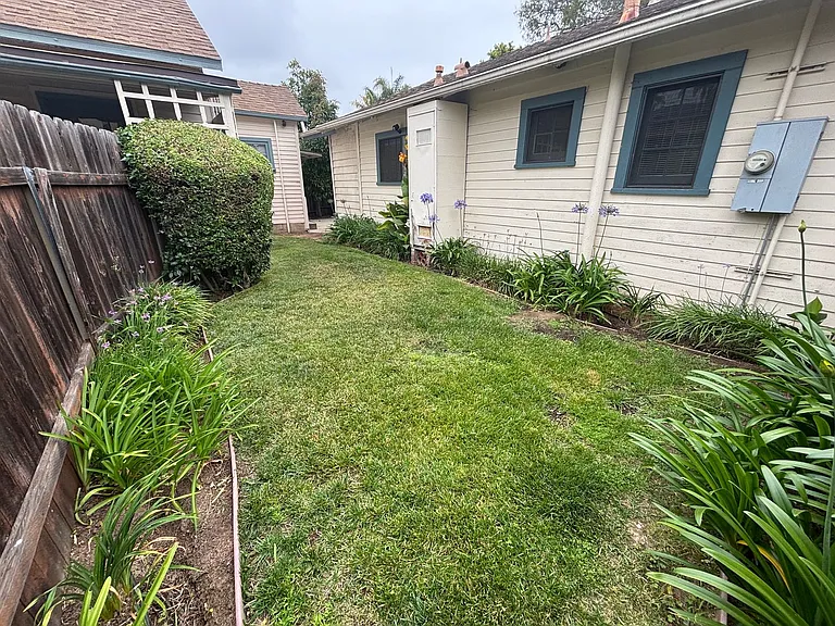 1330 Carmelita Ave — Photo 18