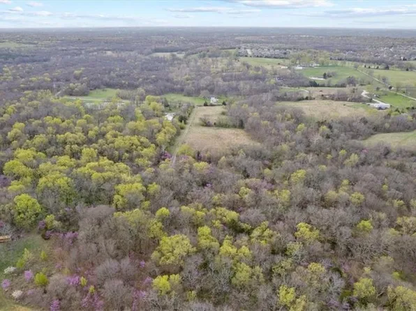 E Vv Hwy, Pleasant Hill, MO 64080