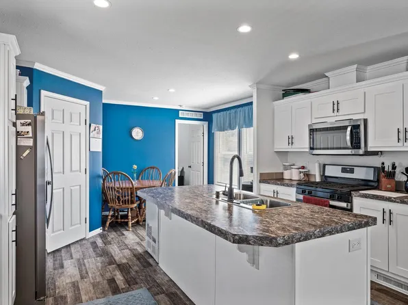 5702 Cabot Dr, Mounds View, MN 55112