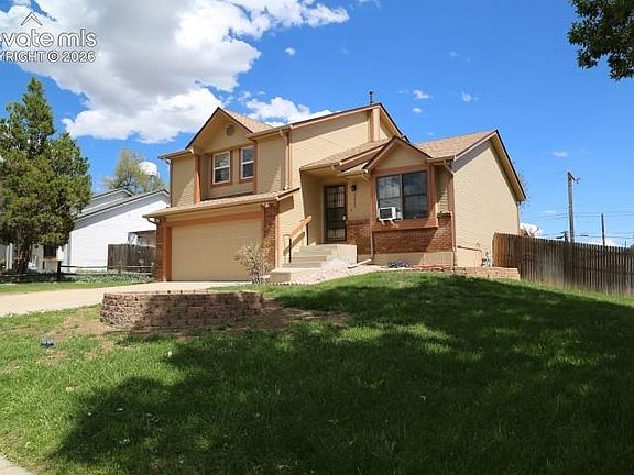 2nd image of 3825 Valley View St