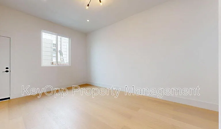 489 Guerrero St — Photo 19