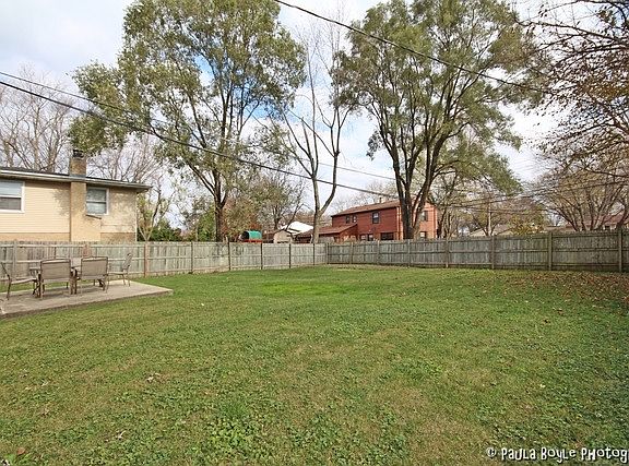 3rd image of 709 Lexington Dr