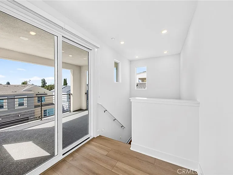1041 Citrus Ave — Photo 30