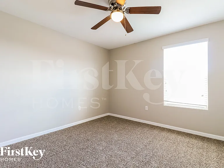 3816 Crystal Dew St — Photo 9