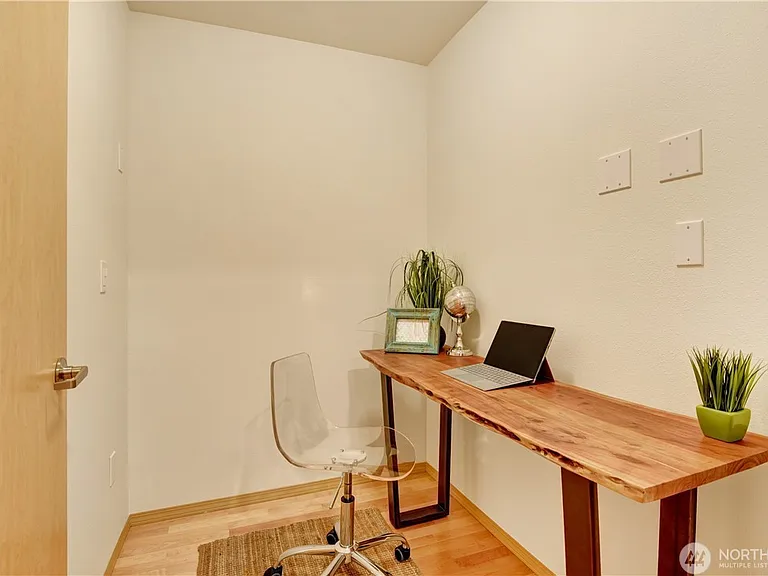 424 N 85th St #202 — Photo 13