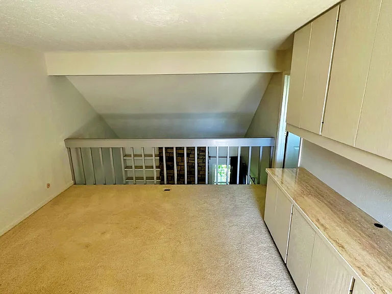 2122 S Victor St #E — Photo 16