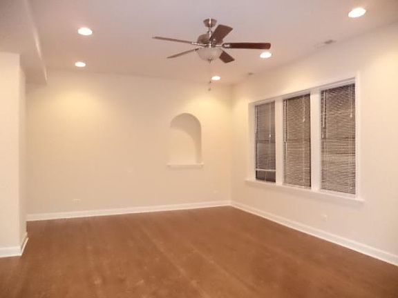 3rd image of 1819 W Leland Ave APT 1