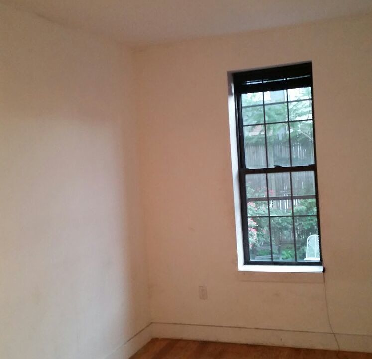 1st image of 162 Woodward Ave