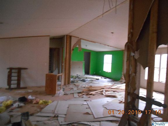 3rd image of 570 Kerri Ln W