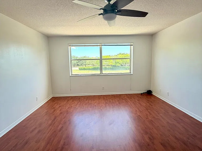11073 Harbour Springs Cir — Photo 10