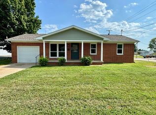 209 W White St, Marion, IL 62959