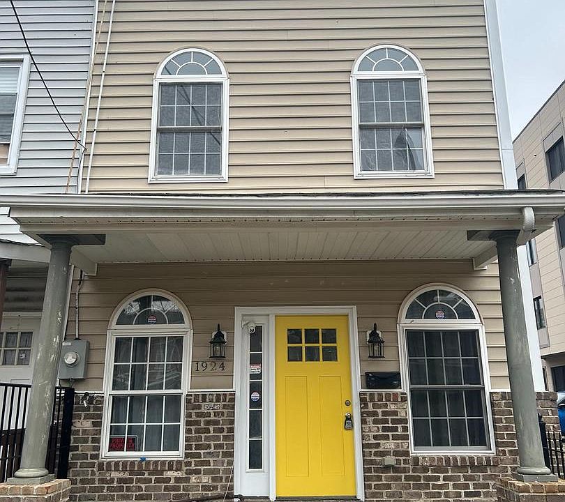 1st image of 1924 16th St SW